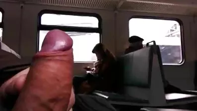 Dječak zabija kurac besplatni erotski film lutke, a da ga ne ostave po strani.