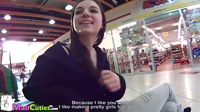 Istospolna ljubav tri djevojke. besplatni seksi filmovi