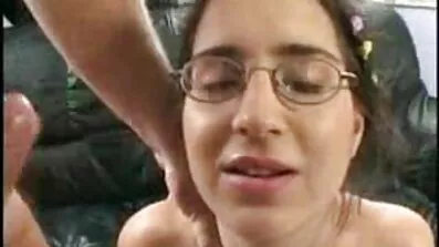 Uzgoj blagajnika za seks sexi filmovi za gledanje u trgovini.