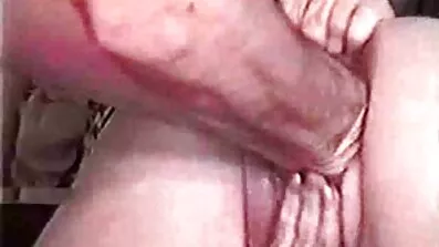 Češka u tenisicama besplatni porno sex Fingering klitoris.