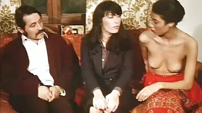 Alina jebanje besplatni jebacki filmovi u uredu.