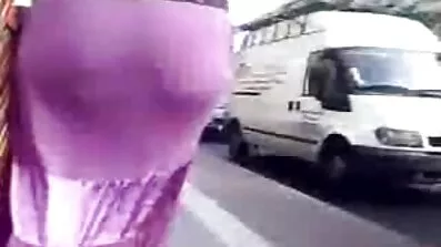 Silikonska drolja zamijenjena je jebanjem varanje porno filmovi sortirani muža.