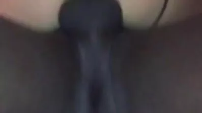 Curva s usana isisava eldaka od sreće. besplatni porno filmovi 69