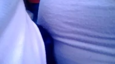 Oagm amaterski porno filmovi ucjenjuje Melodie Cummings golim snimkama.