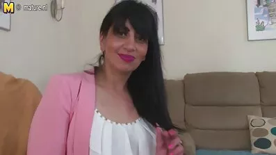 Azija Rei okreće oči od bijelog penisa u njoj porno filmovi sortirani maca.