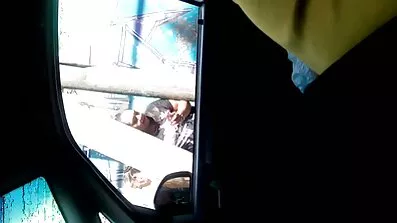 Grupni seks prije skidanje porno filmova vjenčanja na djevojačkoj zabavi sa striptizetama.