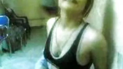 Ljubavnik liže obrijanu najnoviji besplatni porno filmovi azijsku maca za početak.