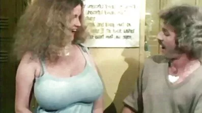 Djevojke se bave besplatni sexy filmovi lezbijskim milovanjima i snimaju kamerom.