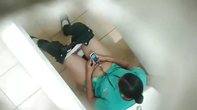 Major jebe mladu rusku besplatni filmovi porno zaposlenicu.