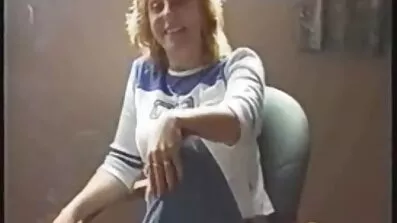 Putana završava muškarca straponom u besplatni porno filmovi domaci magarcu.