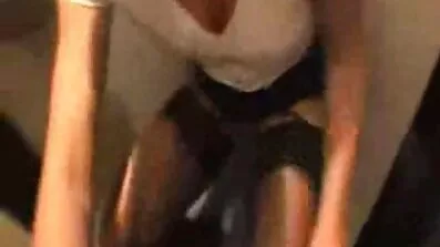 DJ jebanje u dupe crne žene u automobilu. porno filmovi free