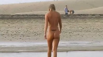 Djevojke besplatni porno severina se prepuštaju seksu nakon gledanja televizije.