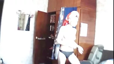 Kira Noir jebanje u dupe s bijelim. film jebacina