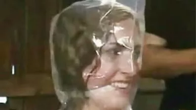 Poznavatelj poziva supermodel na pušenje. besplatni erotski filmovi