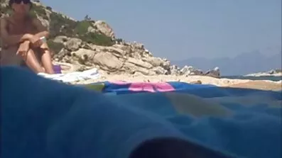 Velika lijepa žena čini pušenje i dobiva spermu na besplatni pirno filmovi Sise, pokušavajući čovjeka.