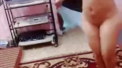 Victoria Baillie zamijenila je raj u kolibi za crni kurac. besplatni sexy filmovi