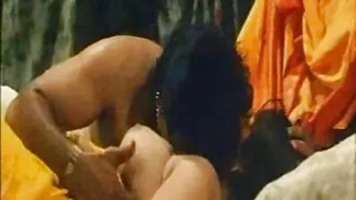Ona sisa kurac i pumpa spermu u usta besplatno porno filmovi rukom.