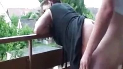 Djevojke mamac maca s vibrator i želi da porno vidio besplatno se sperma.