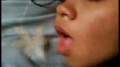Ariana Marie dolazi kod prijatelja erotski filmovi gratis da se ševe da spava.