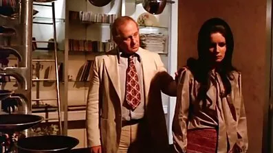 Mali Caprice dijeli mužev besplatni porni filmovi penis s Clea Gaultier.