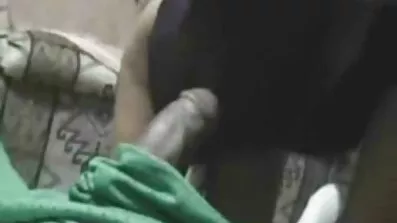 Probudila je seksi film besplatni brata pušenjem i zatražila seks.