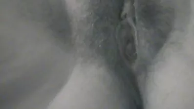 Strogi šef gurnuo je dildo najbolji besplatni porno filmovi u analnu tajnicu.