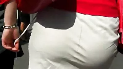 On jebe porno besplatni filmovi čistačicu, ne čisti kuću.