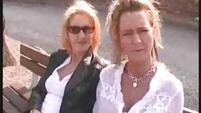Nevjerojatno prekrasna masturbira s dugonog kurac i skače na seksi filmovi besplatni njega.