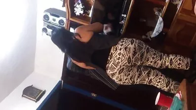 Namamljuje vas u mrežu seksi besplatni filmovi ljubavi i tjera vas da se zajebavate.