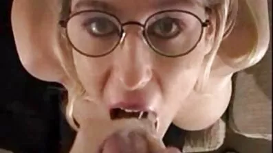Kurac zaglavi u stroj za porno filmovi besplatno pranje rublja djevojka u pičku.
