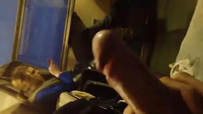 Djevojka se daje dobročinitelju na besplatni filmovi porno seks.