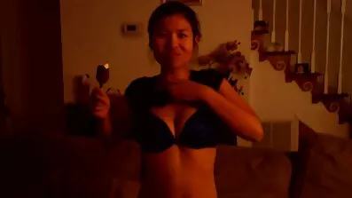 Carmen Rae daje Pušenje kako bi zasjala. besplatni erotski filmovi